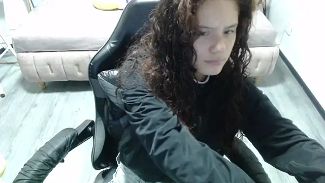 Snapshot of Velvet_Moon_V chatting on November 18, 1:03 pm Velvet Moon V online show from November 18, 1:03 pm