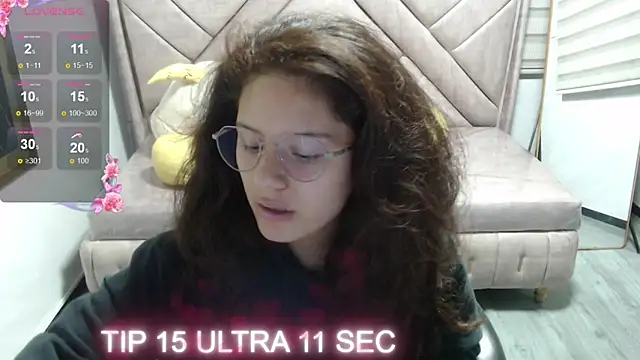 Snapshot of Velvet_Moon_V chatting on December 19, 1:13 pm Velvet Moon V online show from December 19, 1:13 pm