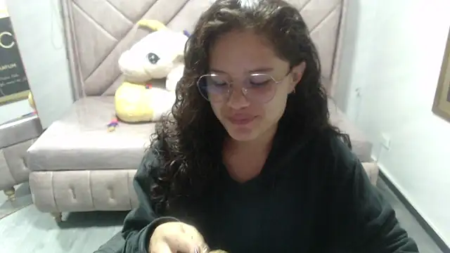 Snapshot of Velvet_Moon_V chatting on October 29, 1:10 pm Velvet Moon V online show from October 29, 1:10 pm