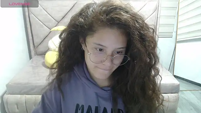 Snapshot of Velvet_Moon_V chatting on January 8, 1:06 pm Velvet Moon V online show from January 8, 1:06 pm