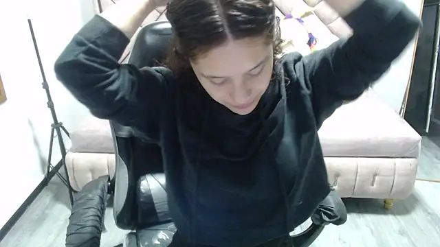 Snapshot of Velvet_Moon_V chatting on November 12, 12:31 pm Velvet Moon V online show from November 12, 12:31 pm