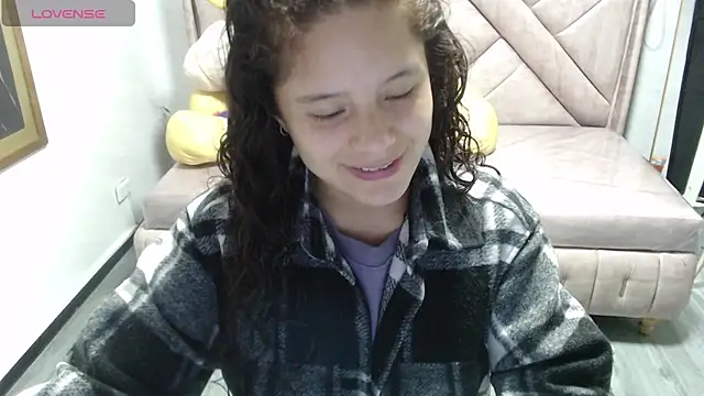 Snapshot of Velvet_Moon_V chatting on November 15, 1:15 pm Velvet Moon V online show from November 15, 1:15 pm