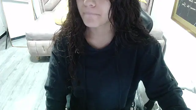 Snapshot of Velvet_Moon_V chatting on December 15, 1:28 pm Velvet Moon V online show from December 15, 1:28 pm