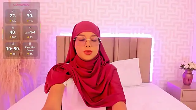 naishaa  online show from April 15, 5:50 pm