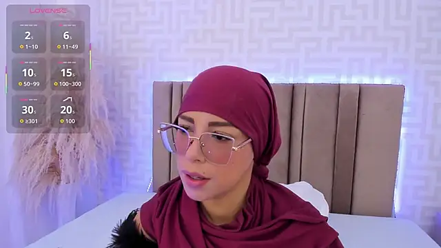 Snapshot of naishaa_ chatting on June 22, 5:43 pm naishaa online show from June 22, 5:43 pm
