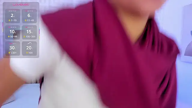 Snapshot of naishaa_ chatting on July 7, 4:10 pm naishaa online show from July 7, 4:10 pm