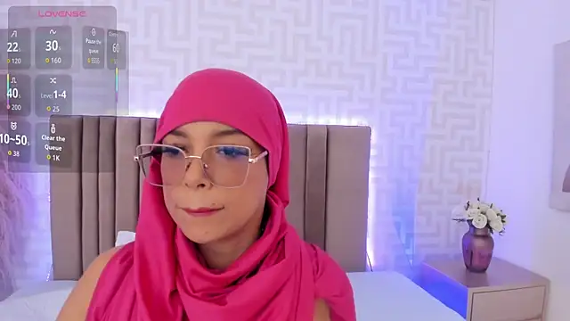 Snapshot of naishaa_ chatting on July 15, 6:37 pm naishaa online show from July 15, 6:37 pm