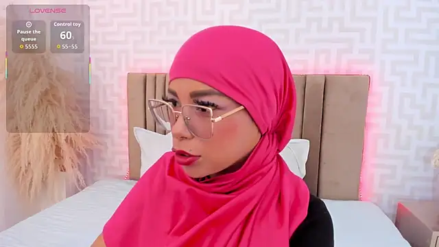 Snapshot of naishaa_ chatting on June 16, 5:13 pm naishaa online show from June 16, 5:13 pm