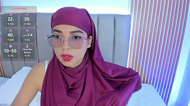 naishaa  online show from October 24, 6:40 pm