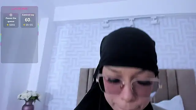 naishaa  online show from December 19, 6:43 pm