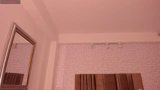 naishaa  online show from February 16, 6:50 pm