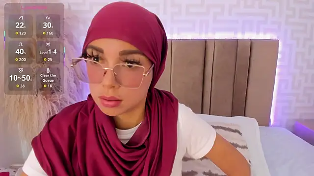 Snapshot of naishaa_ chatting on July 11, 5:57 pm naishaa online show from July 11, 5:57 pm