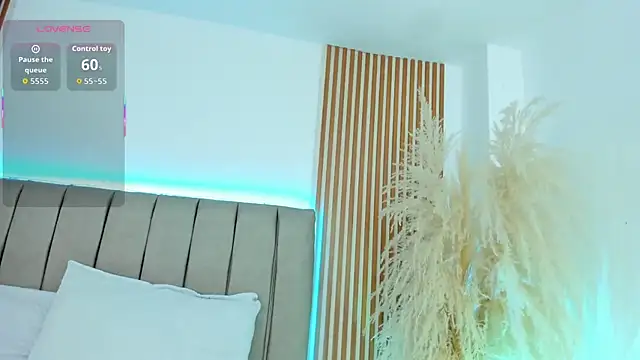 naishaa  online show from November 15, 6:34 pm