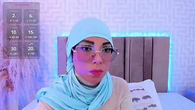 Snapshot of naishaa_ chatting on June 24, 5:22 pm naishaa online show from June 24, 5:22 pm