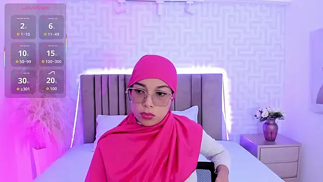 naishaa  online show from March 19, 6:30 pm