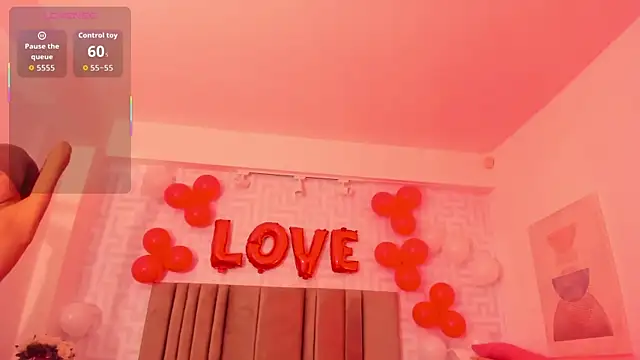 naishaa  online show from February 14, 6:30 pm