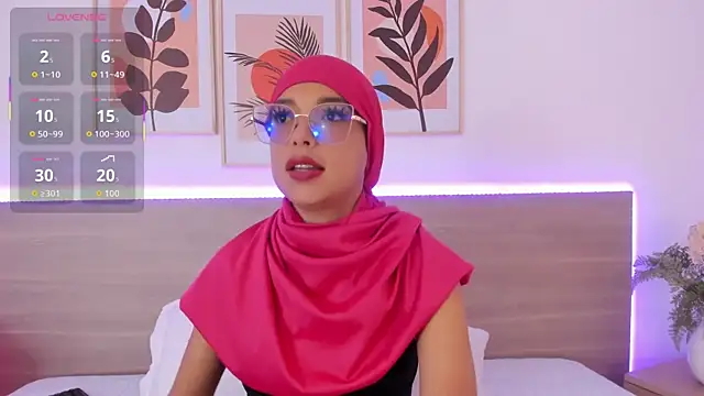 Snapshot of naishaa_ chatting on June 12, 5:00 pm naishaa online show from June 12, 5:00 pm