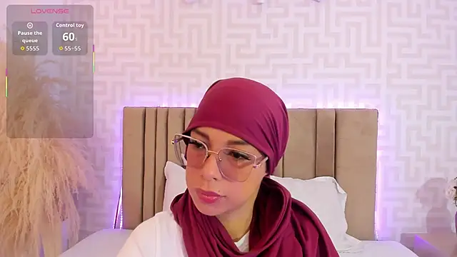 Snapshot of naishaa_ chatting on June 6, 4:56 pm naishaa online show from June 6, 4:56 pm