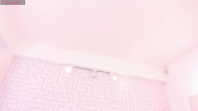 naishaa  online show from February 5, 6:48 pm