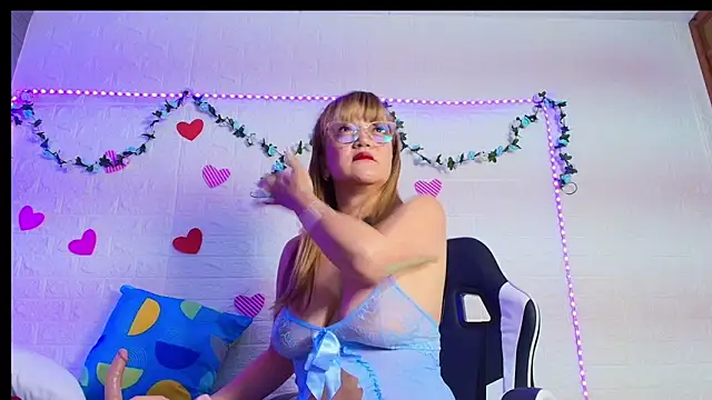 naomi diamond  online show from October 29, 10:25 am