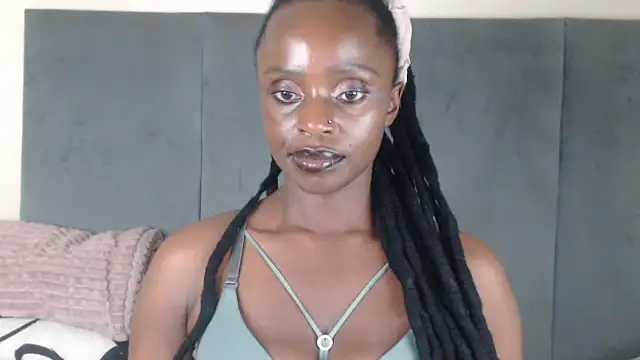 Snapshot of Jah-Queen chatting on September 18, 6:11 pm Jah-Queen online show from September 18, 6:11 pm
