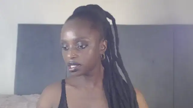 Snapshot of Jah-Queen chatting on October 14, 4:40 pm Jah-Queen online show from October 14, 4:40 pm