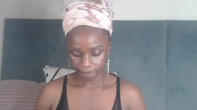 Snapshot of Jah-Queen chatting on October 19, 10:07 am Jah-Queen online show from October 19, 10:07 am