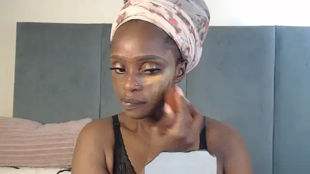 Snapshot of Jah-Queen chatting on September 21, 12:32 pm Jah-Queen online show from September 21, 12:32 pm