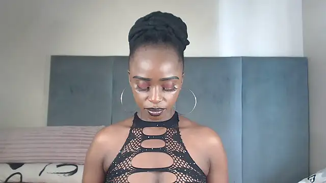 Snapshot of Jah-Queen chatting on March 13, 9:36 am Jah-Queen online show from March 13, 9:36 am