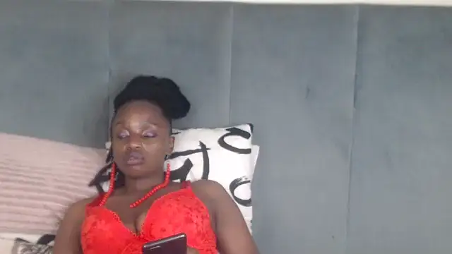 Snapshot of Jah-Queen chatting on October 25, 5:02 pm Jah-Queen online show from October 25, 5:02 pm