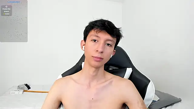 Snapshot of philip_twinkk chatting on October 9, 2:12 am philip twinkk online show from October 9, 2:12 am