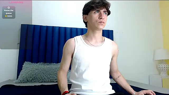 RoberthAlv online show from February 10, 2:05 pm