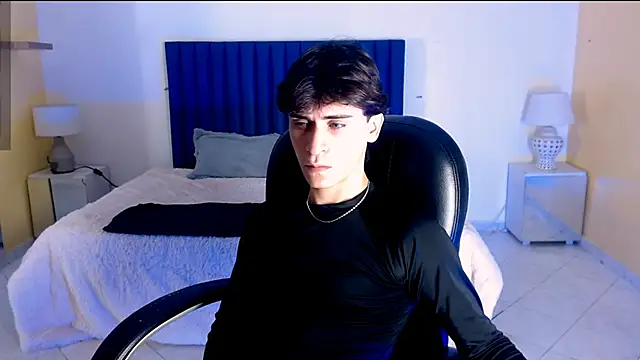 RoberthAlv online show from February 19, 1:52 pm