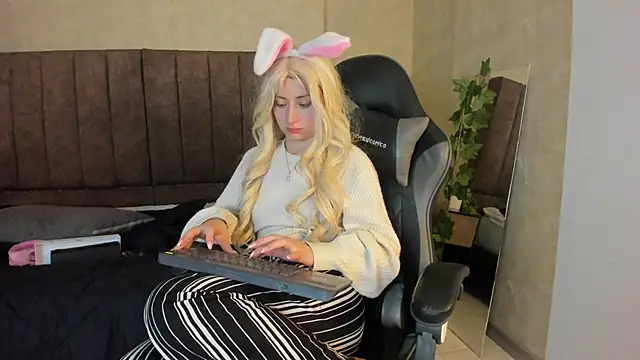 AriMonoban online show from November 12, 12:26 am