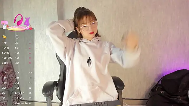 Snapshot of AriMonoban chatting on January 10, 12:00 pm AriMonoban online show from January 10, 12:00 pm