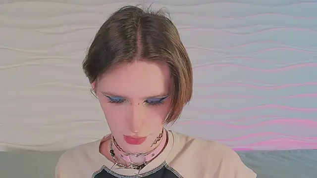 Snapshot of madi_snow chatting on November 15, 5:11 am madi snow online show from November 15, 5:11 am