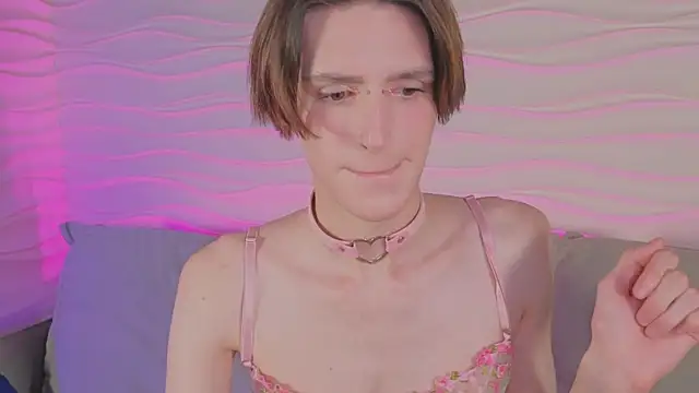 Snapshot of madi_snow chatting on October 26, 5:19 am madi snow online show from October 26, 5:19 am