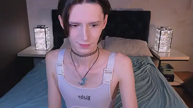 Snapshot of madi_snow chatting on September 20, 5:23 am madi snow online show from September 20, 5:23 am