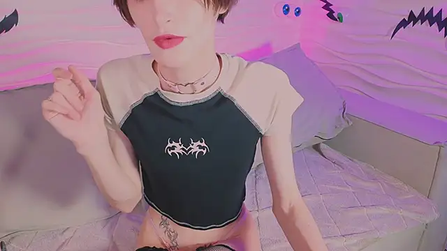 Snapshot of madi_snow chatting on October 29, 5:28 am madi snow online show from October 29, 5:28 am