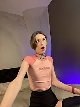 Snapshot of madi_snow chatting on November 23, 12:15 pm madi snow online show from November 23, 12:15 pm