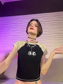 Snapshot of madi_snow chatting on November 8, 8:12 pm madi snow online show from November 8, 8:12 pm