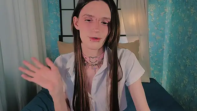 Snapshot of madi_snow chatting on February 19, 12:13 pm madi snow online show from February 19, 12:13 pm