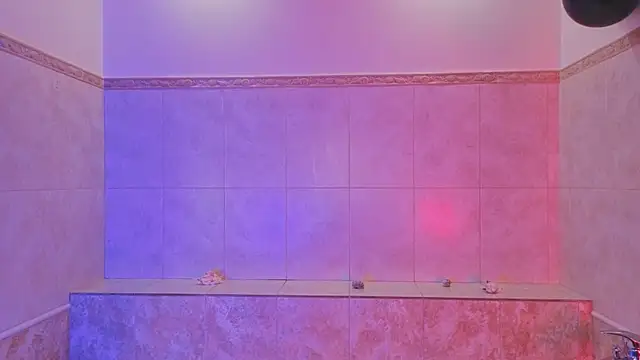 Snapshot of madi_snow chatting on November 1, 10:09 am madi snow online show from November 1, 10:09 am