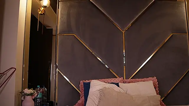  ChloeLee  online show from March 12, 7:45 am