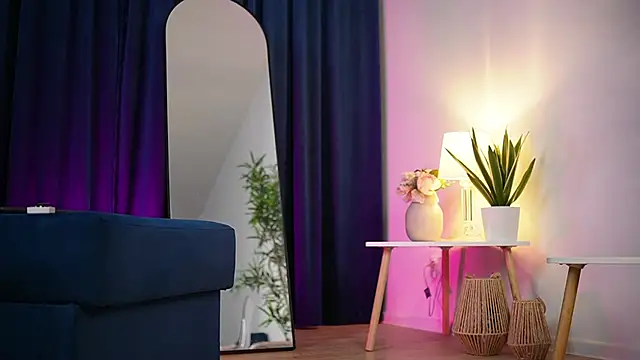 Snapshot of _ChloeLee_ chatting on October 13, 6:26 am ChloeLee online show from October 13, 6:26 am