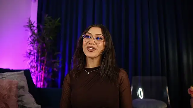  ChloeLee  online show from November 20, 5:30 am