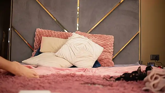  ChloeLee  online show from March 19, 8:03 am