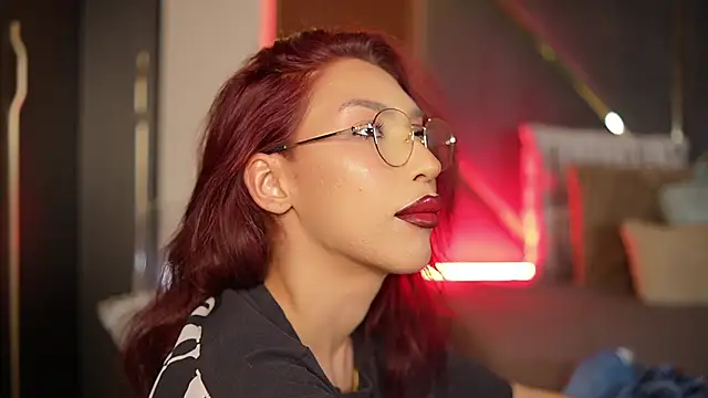  ChloeLee  online show from May 10, 1:04 pm