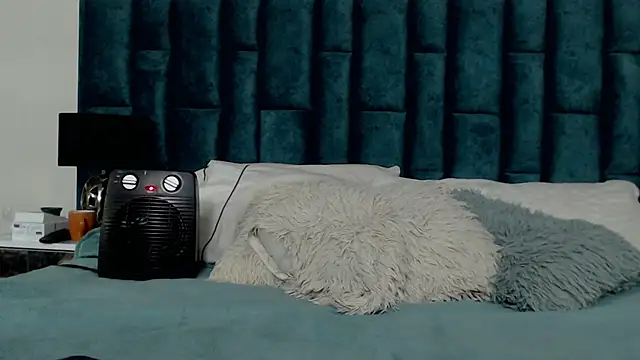 Snapshot of Emma_Foxi chatting on November 26, 9:48 pm Emma Foxi online show from November 26, 9:48 pm