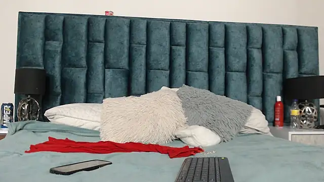 Snapshot of Emma_Foxi chatting on November 20, 8:53 pm Emma Foxi online show from November 20, 8:53 pm